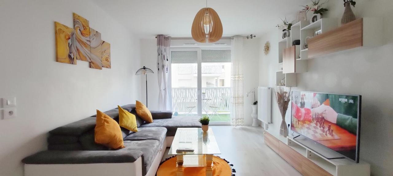 Chic Apart With Parking Near Paris Apartment Epinay-sur-Seine Exterior photo
